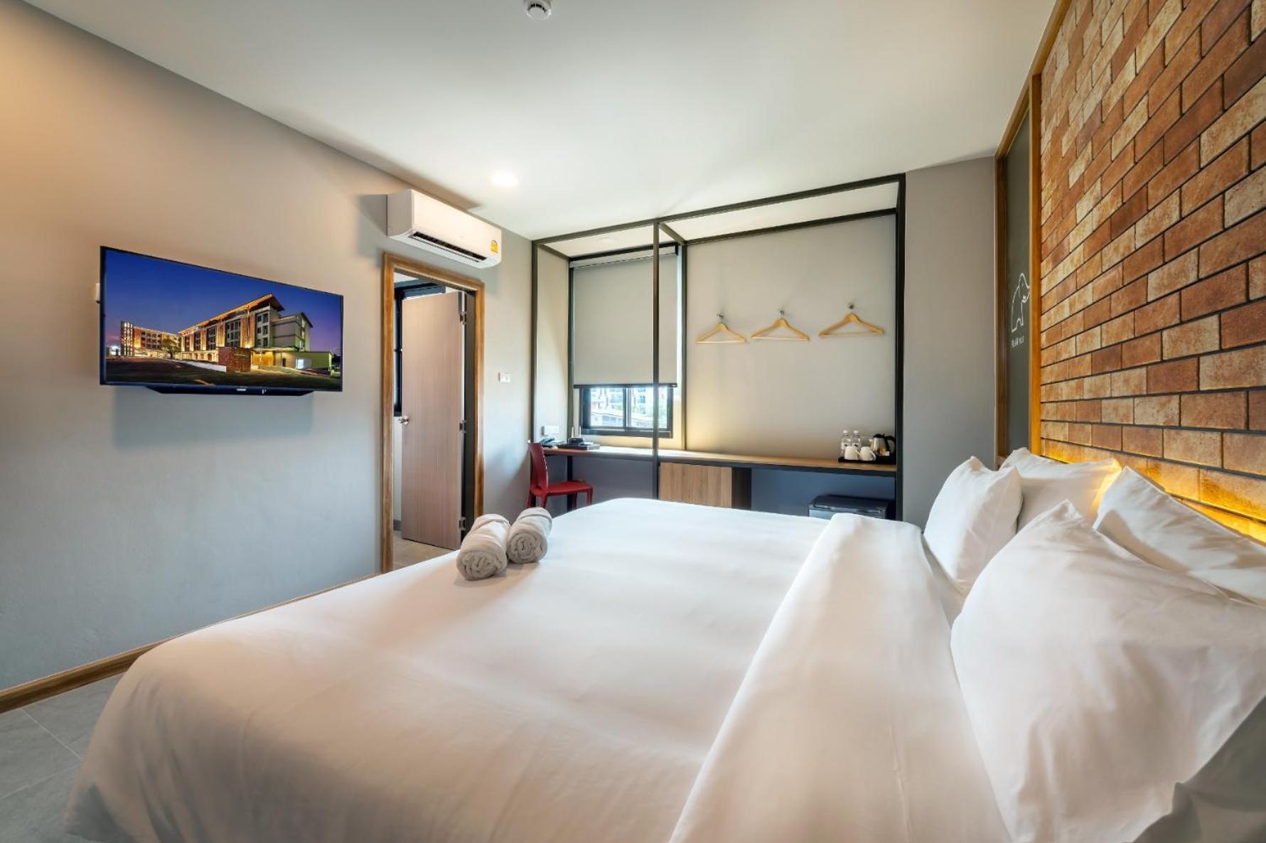 Plaai Plus Hotel Rayong Exterior photo